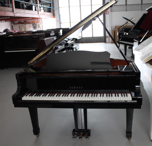 Guggenheim Museum Tremble inherit Yamaha G3 recentissimo - Bettin Pianoforti & Strumenti Musicali