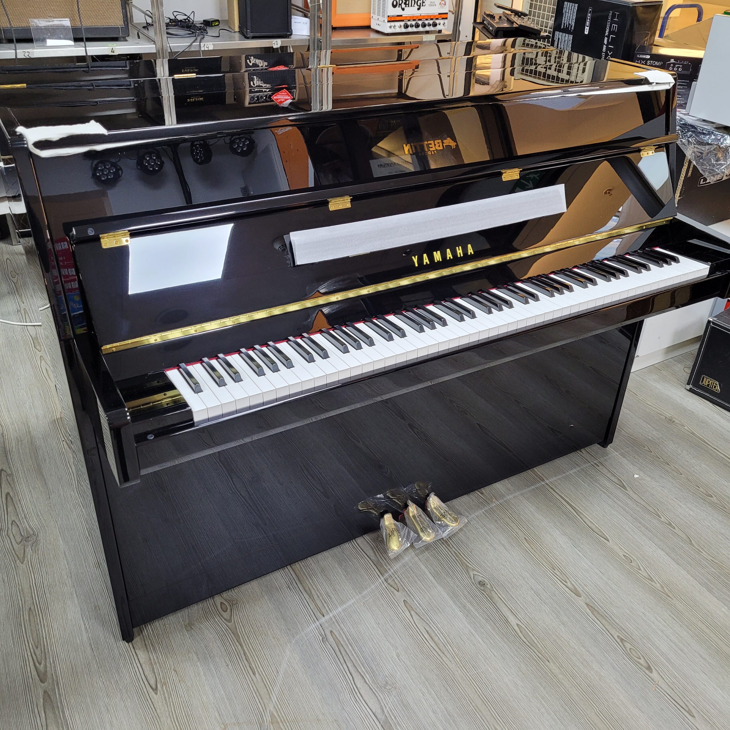 Yamaha B1 PE, Piano Vertical