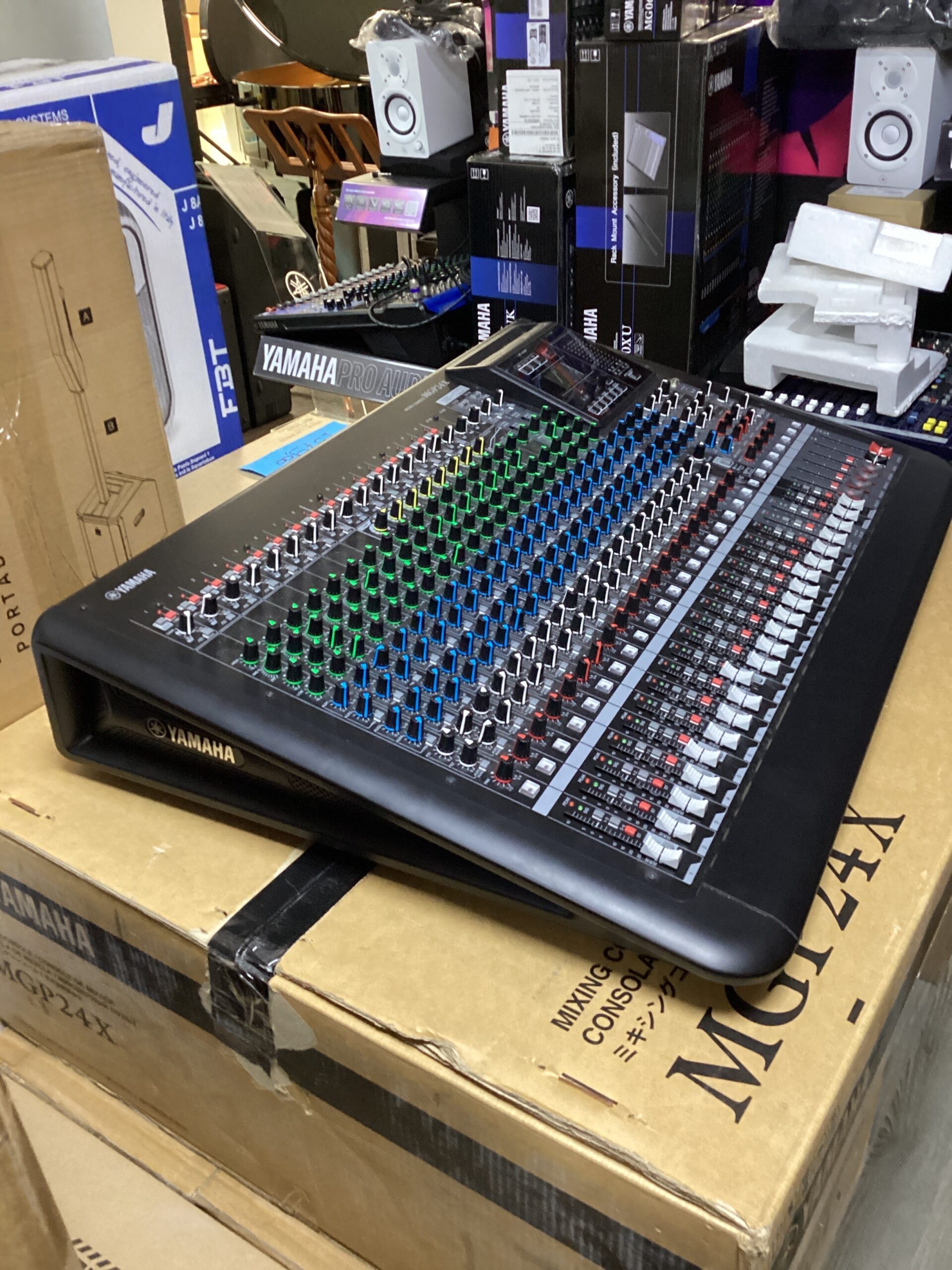 Mixer Yamaha MGP24X Occasione (Usato) - Bettin Pianoforti